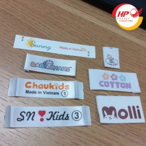 Nhãn in quần áo trẻ em: Mềm mại, thoải mái cho làn da bé